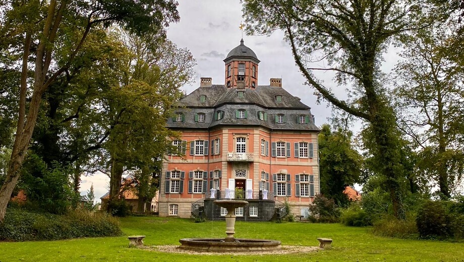 Im benachbarten Schloss Arff könnte ein Trauercafé stattfinden.